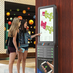 Schließfächer SAFE 8 TOWER DELUXE mit 43 Zoll Bildschirm und Handy-Ladekabel